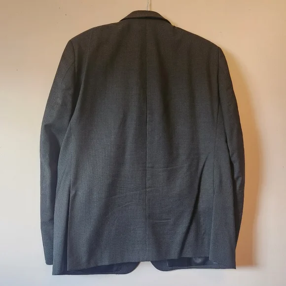 Dkny Men's Dark Gray Check Suit 100% Wool EUC - Picture 3 of 9